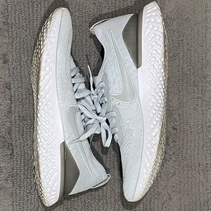 Nike Epic React Flyknit 2